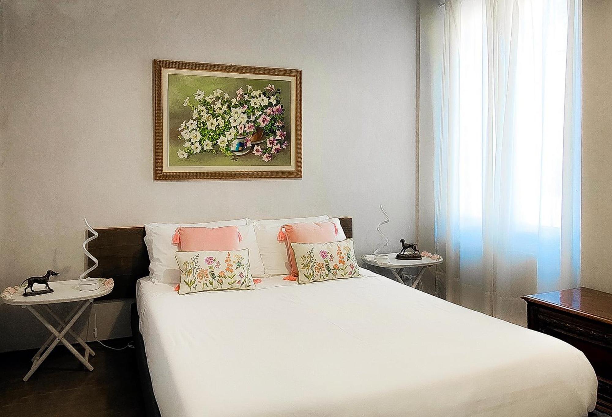 Luxury Lakeside Apartment Right On The Water Salò Εξωτερικό φωτογραφία
