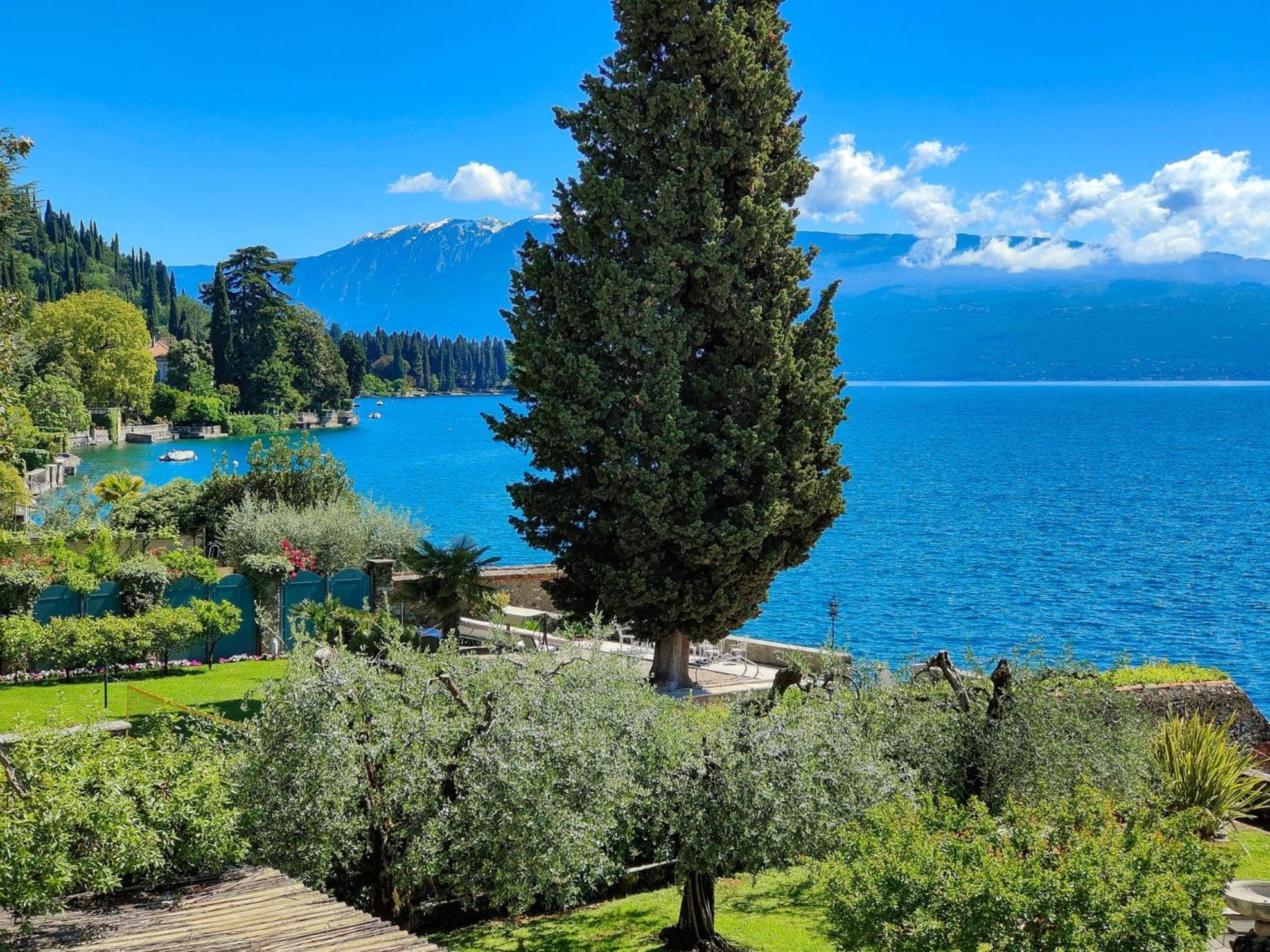Luxury Lakeside Apartment Right On The Water Salò Εξωτερικό φωτογραφία