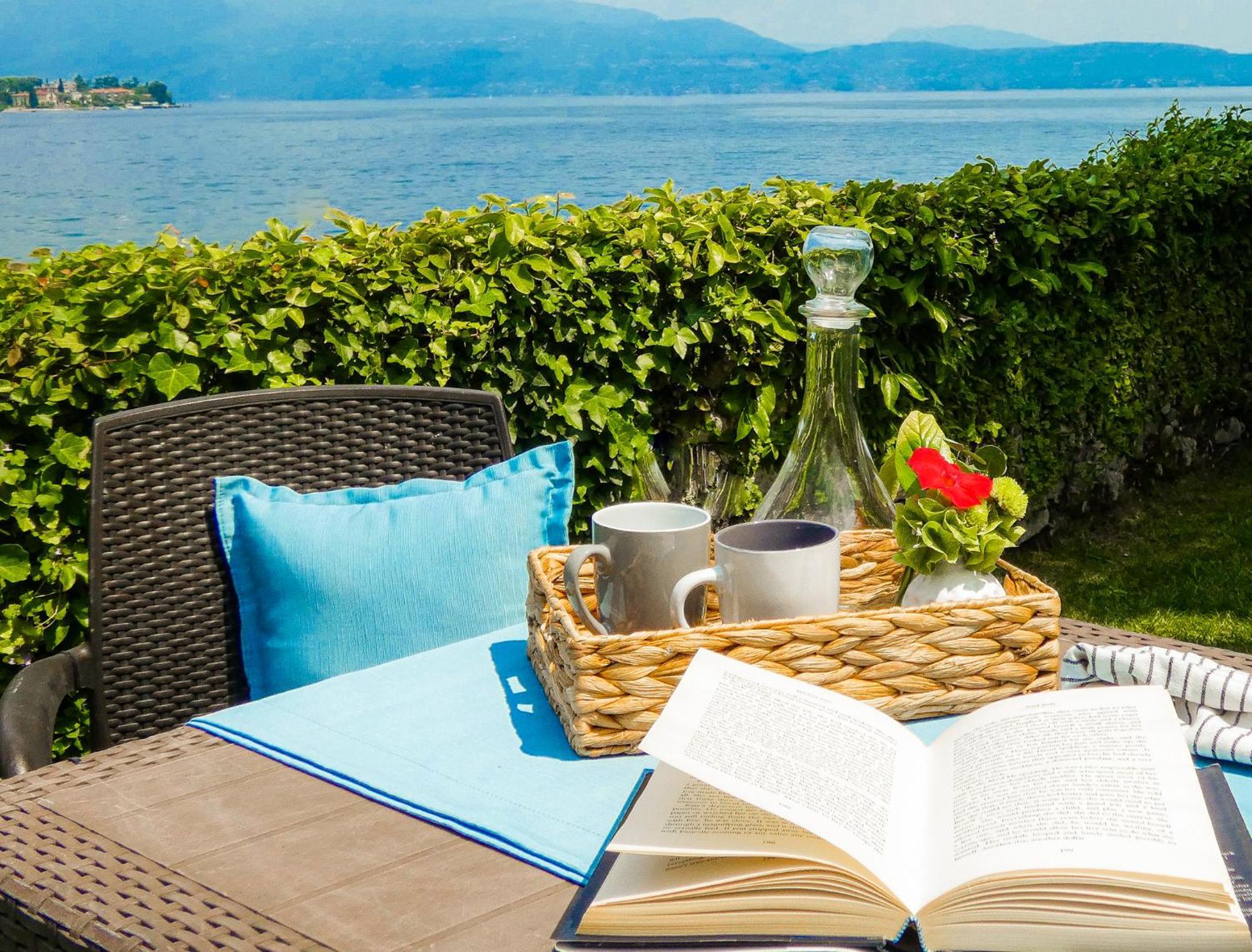 Luxury Lakeside Apartment Right On The Water Salò Εξωτερικό φωτογραφία