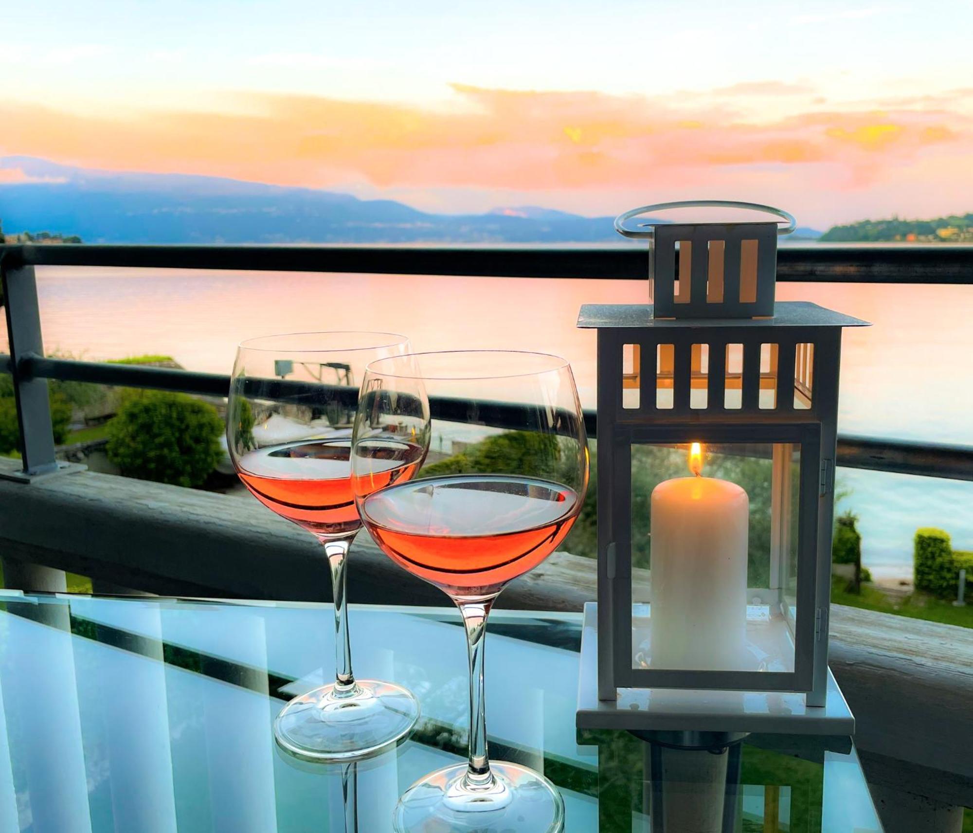 Luxury Lakeside Apartment Right On The Water Salò Εξωτερικό φωτογραφία